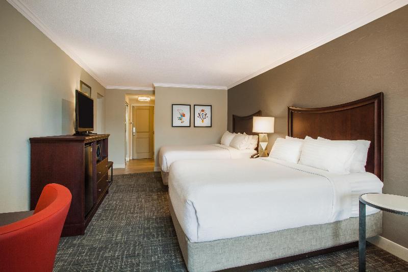 Suite Queen Bed, Holiday Inn Resort Lake George Turf