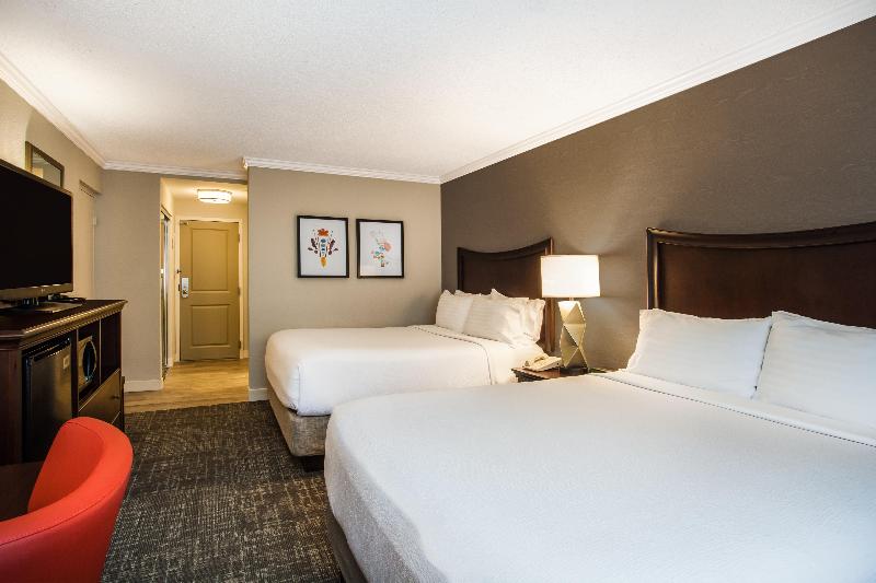 Suite Queen Bed, Holiday Inn Resort Lake George Turf
