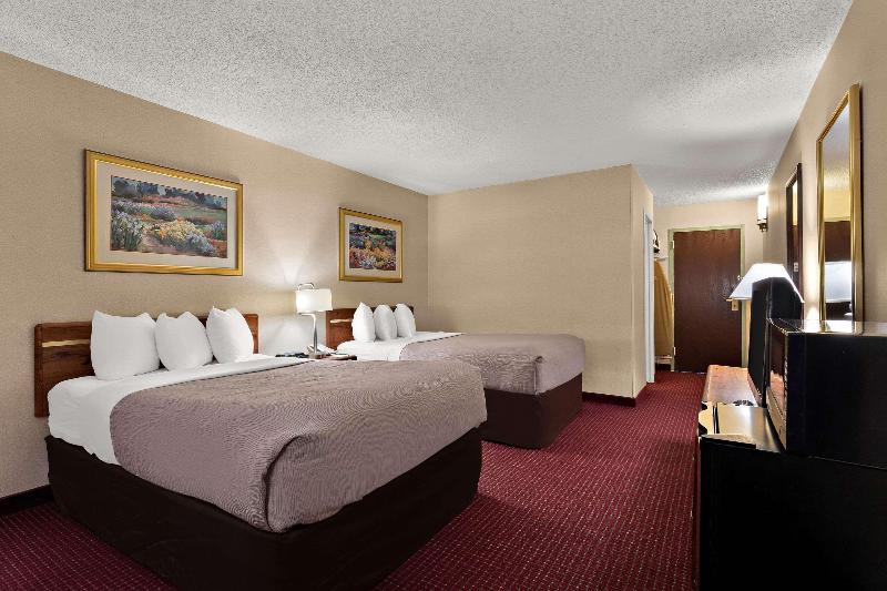 اتاق استاندارد چهار تخته, Quality Inn & Suites