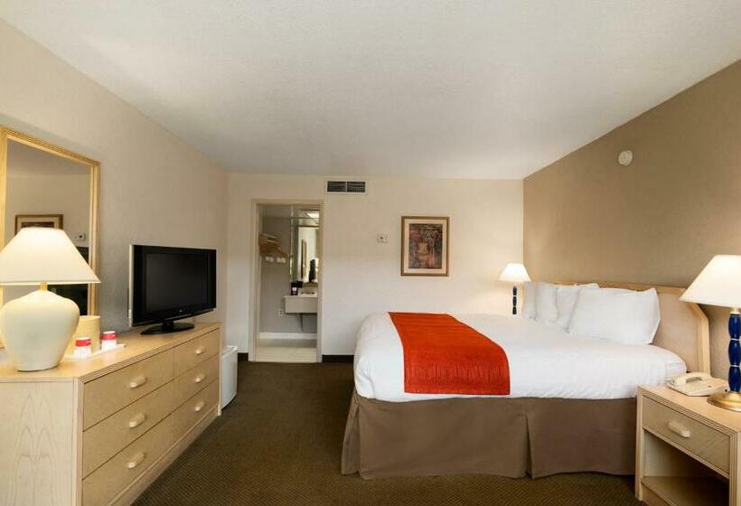 اتاق استاندارد با تخت بزرگ, Ramada By Wyndham Kissimmee Gateway   Free Theme Park Shuttle