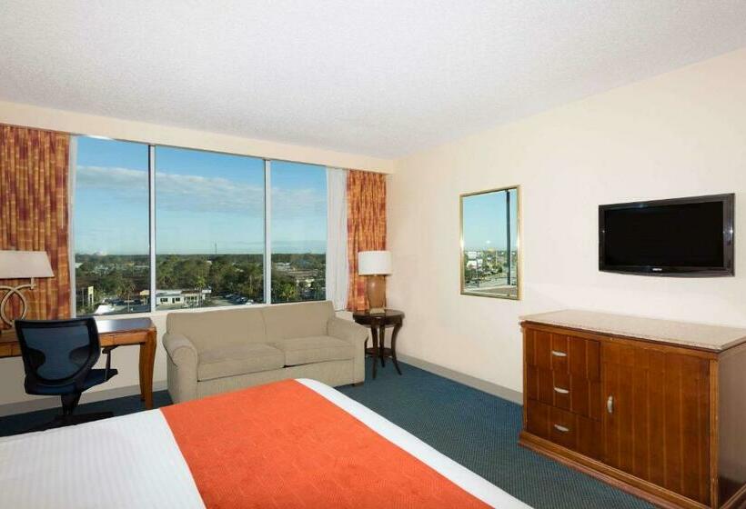 اتاق لوکس با تخت بزرگ, Ramada By Wyndham Kissimmee Gateway   Free Theme Park Shuttle