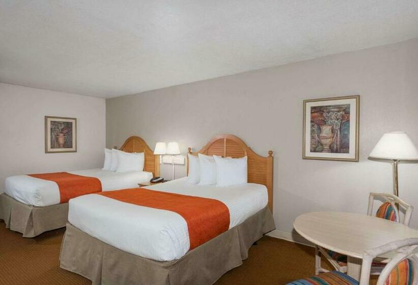 Quarto Standard para Deficientes, Ramada By Wyndham Kissimmee Gateway