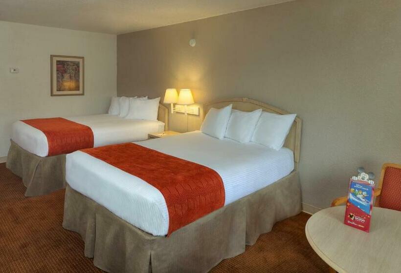 اتاق استاندارد با چشم‌انداز استخر, Ramada By Wyndham Kissimmee Gateway   Free Theme Park Shuttle