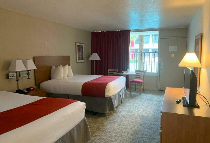 اتاق سوپریور با چشم‌انداز استخر, Ramada By Wyndham Kissimmee Gateway   Free Theme Park Shuttle