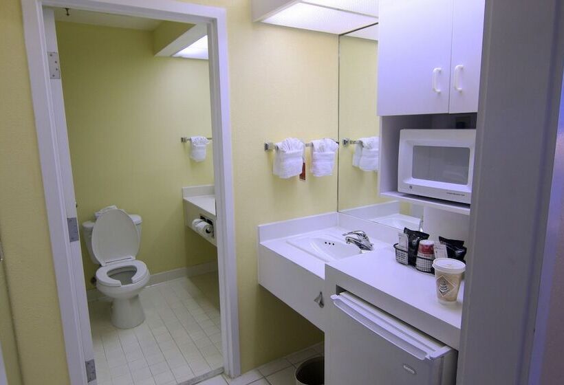 Quarto Deluxe Adaptado para Incapacitados, Ramada By Wyndham Kissimmee Gateway