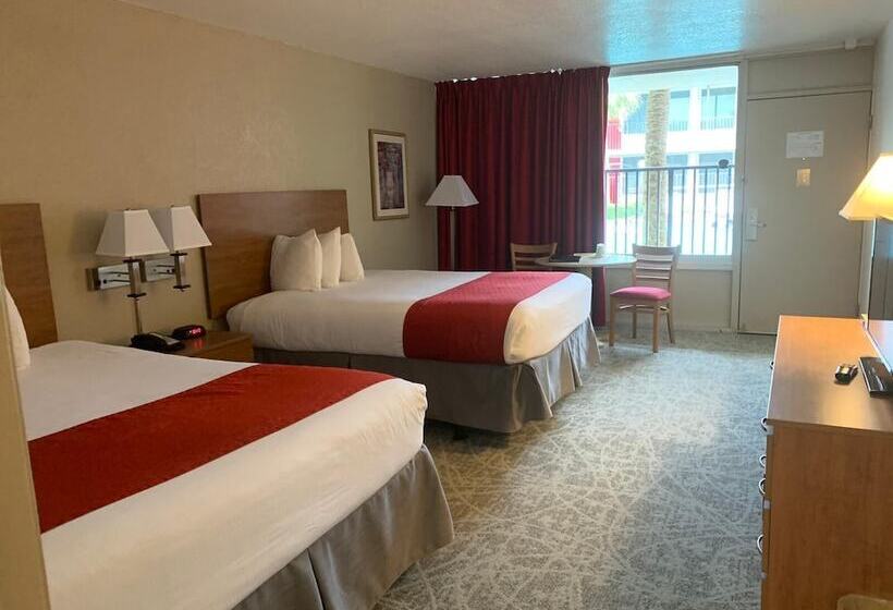 اتاق سوپریور با چشم‌انداز استخر, Ramada By Wyndham Kissimmee Gateway   Free Theme Park Shuttle