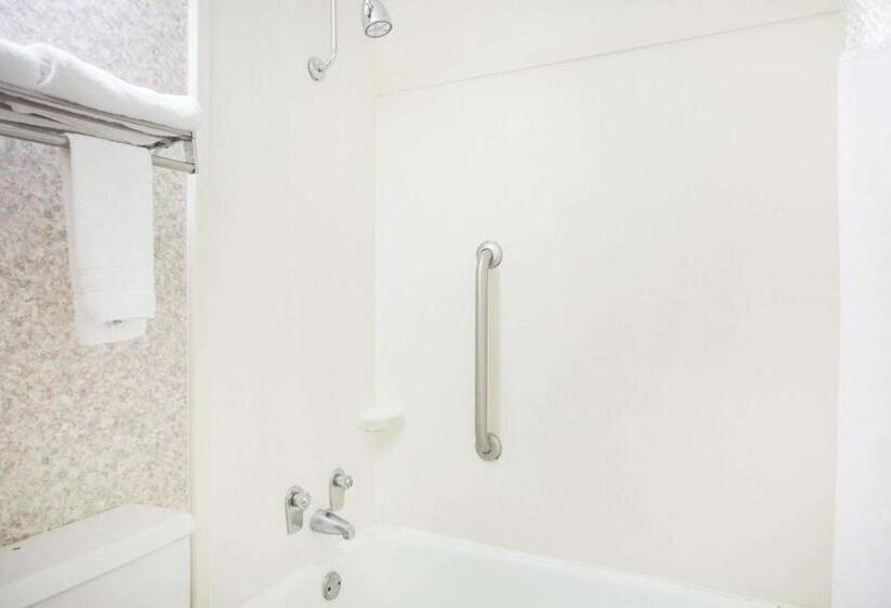 اتاق لوکس با تخت بزرگ, Ramada By Wyndham & Suites Warner Robins