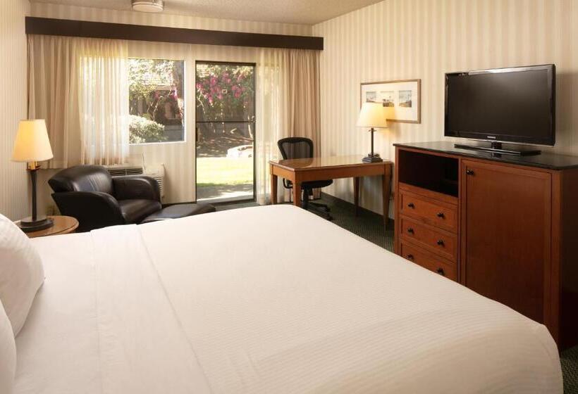 اتاق استاندارد با تخت بزرگ برای معلولان, Red Lion Hotel Bellevue
