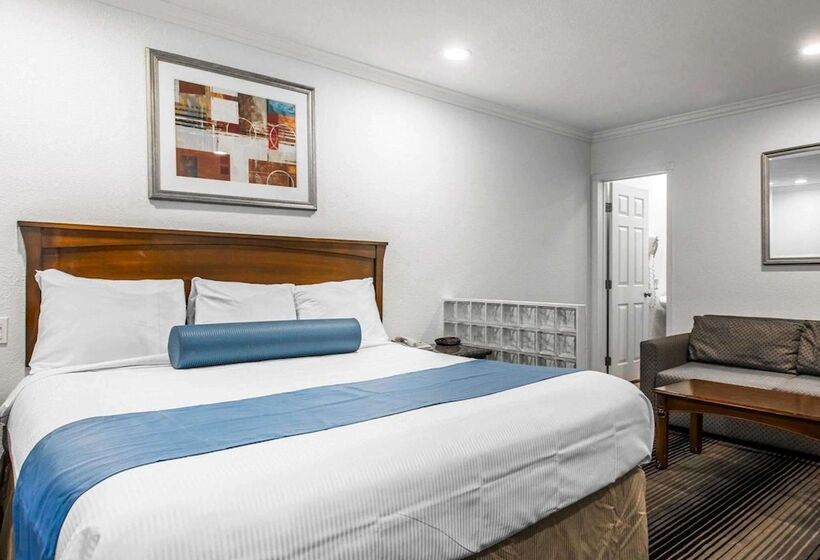 Standard Room 2 Double Beds, Rodeway Inn & Suites Pacific Coast Highway