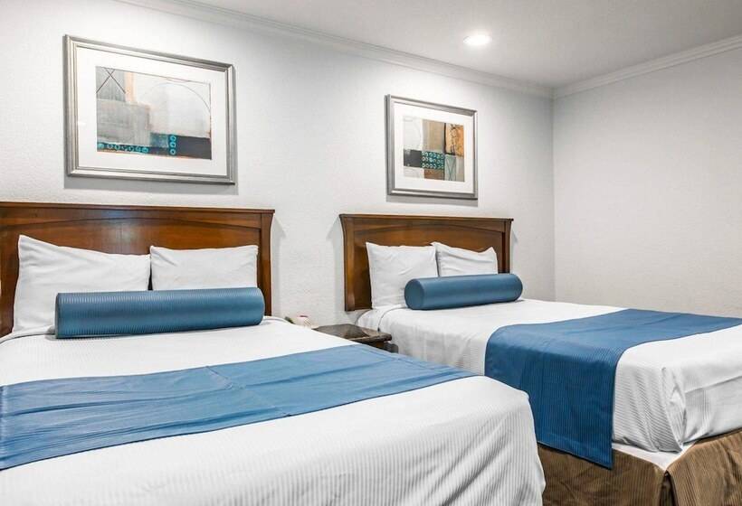 Standard Room 2 Double Beds, Rodeway Inn & Suites Pacific Coast Highway