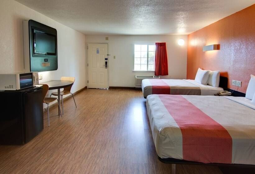 اتاق استاندارد با 2 تخت دوبل, Motel 6 Mount Pleasant