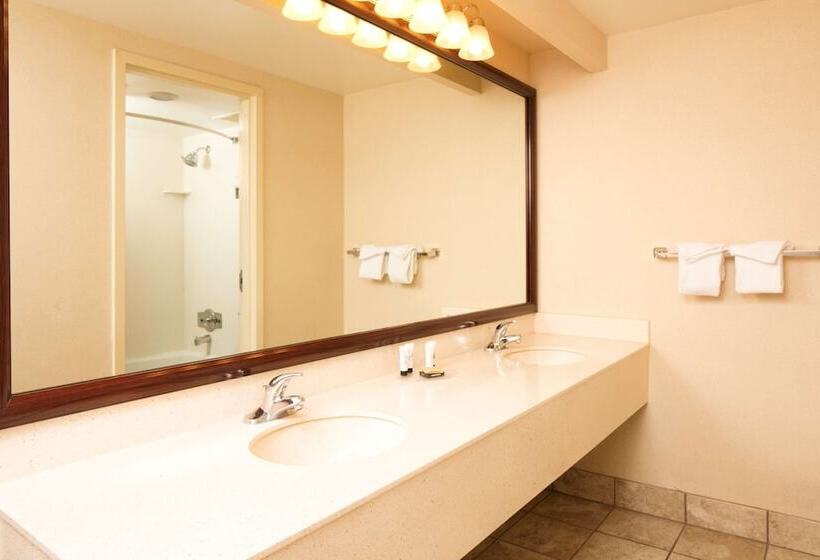 سوییت جونیور, Red Lion Hotel And Conference Center St. George