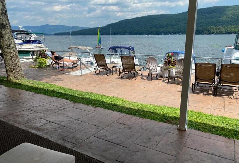 Superior room with lake view, The Georgian Resort