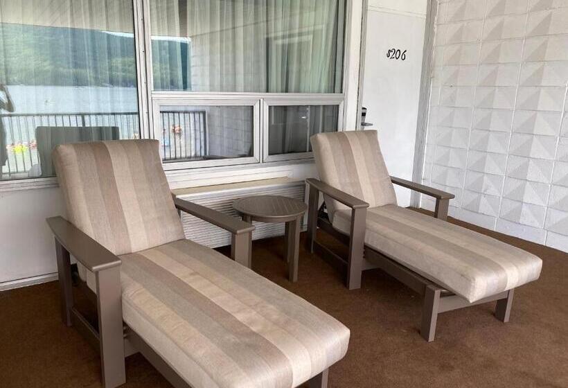 اتاق استاندارد با تخت بزرگ, The Georgian Lakeside Resort