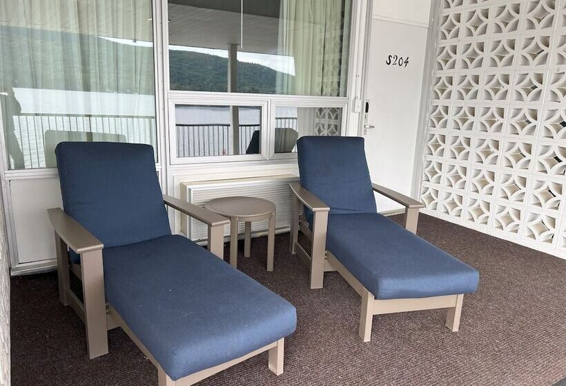 اتاق استاندارد با تخت بزرگ, The Georgian Lakeside Resort