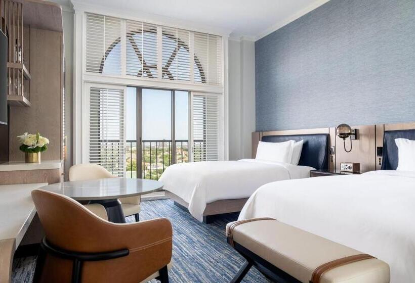 اتاق استاندارد با چشم‌انداز زمین, The Ritz Carlton Dallas, Las Colinas