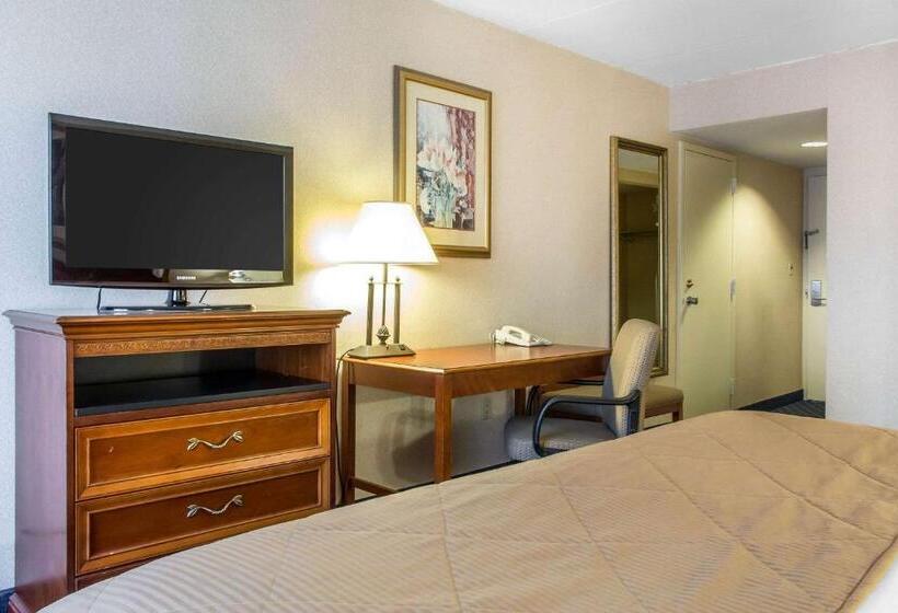 Standard Room Adapted for people with reduced mobility, Clarion  And Conference Center Ronkonkoma