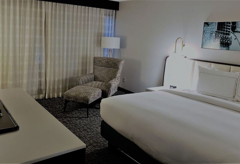 اتاق استاندارد با تخت بزرگ برای معلولان, Doubletree By Hilton Hotel Austin Northwest Arboretum