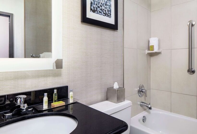 اتاق استاندارد با تخت دوبل, Wyndham Garden Westlake
