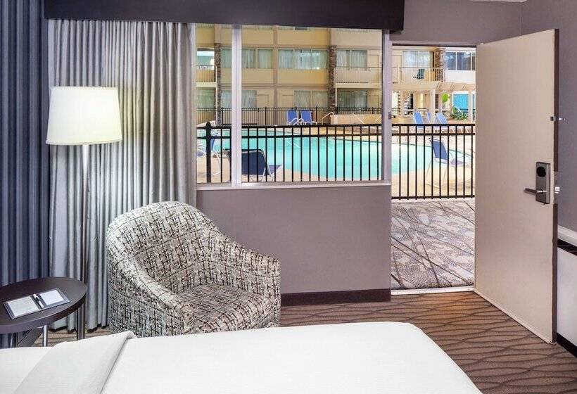 اتاق استاندارد با تخت دوبل, Wyndham Garden Westlake