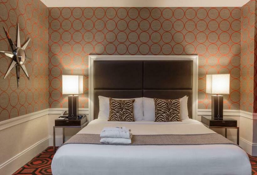 سوئیت جونیور با تخت بزرگ, The Empire Hotel New York