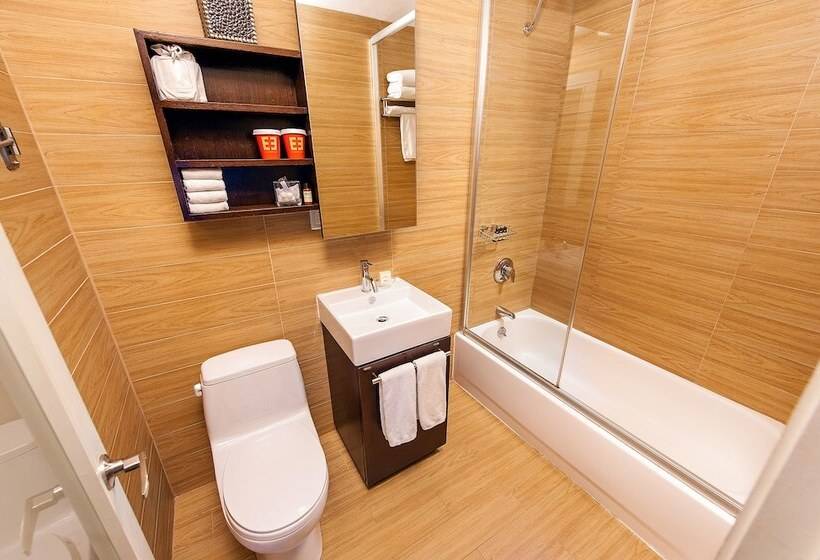 سوییت جونیور, The Empire Hotel New York