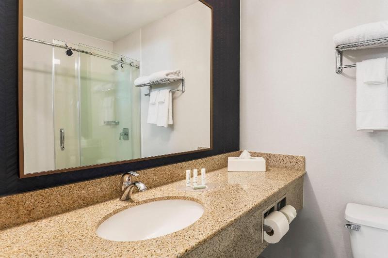 اتاق استاندارد با تخت بزرگ, Fairfield Inn And Suites By Marriott San Jose Airport