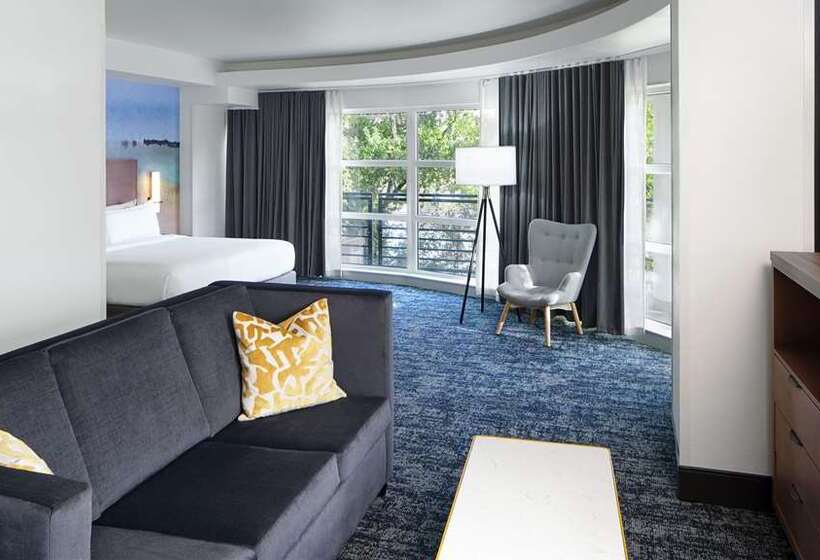 اتاق استاندارد با تخت بزرگ, Hilton Fairfax