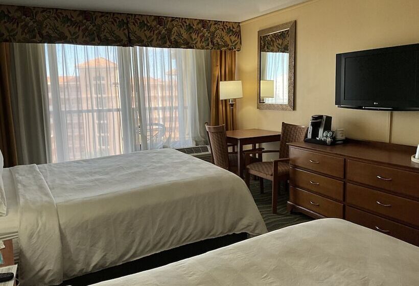مجموعه ویستا شهر, Holiday Inn & Suites Clearwater Beach, An Ihg