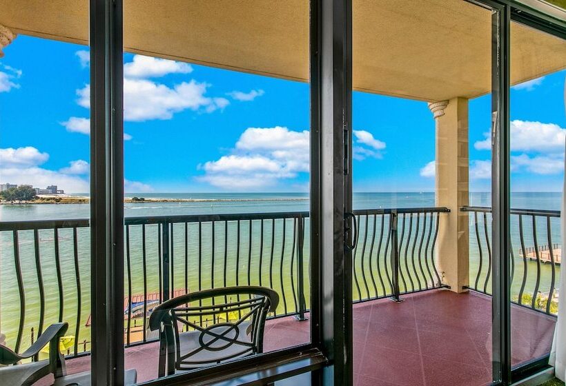 سوئیت با چشم‌انداز, Holiday Inn  & Suites Clearwater Beach