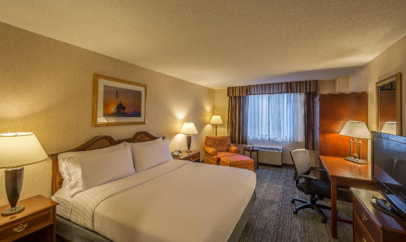 اتاق استاندارد با تخت بزرگ برای معلولان, Holiday Inn Arlington At Ballston, An Ihg