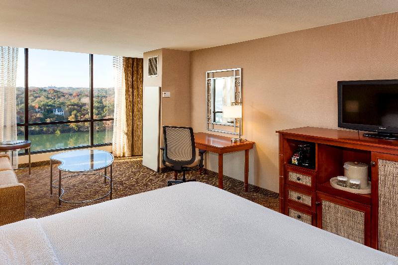اتاق استاندارد با تخت بزرگ, Holiday Inn Austin  Town Lake, An Ihg