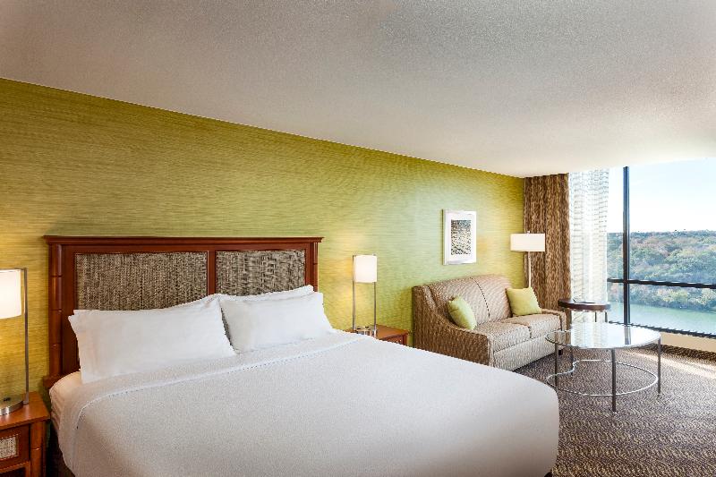 اتاق استاندارد با تخت بزرگ, Holiday Inn Austin  Town Lake, An Ihg