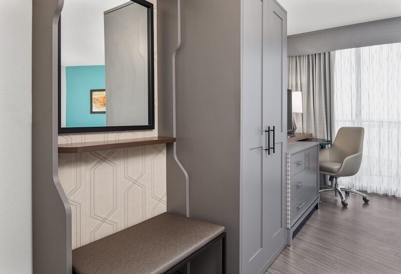 اتاق استاندارد با 2 تخت دوبل, Holiday Inn Charleston Riverview, An Ihg