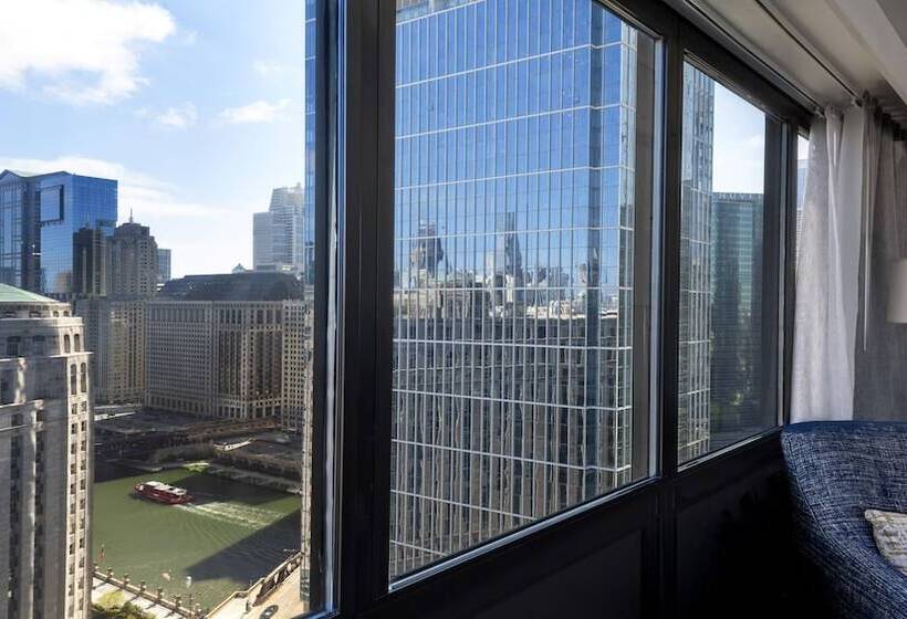 اتاق استاندارد با 2 تخت دوبل, Holiday Inn Chicago Dwtn   The Mart By Ihg