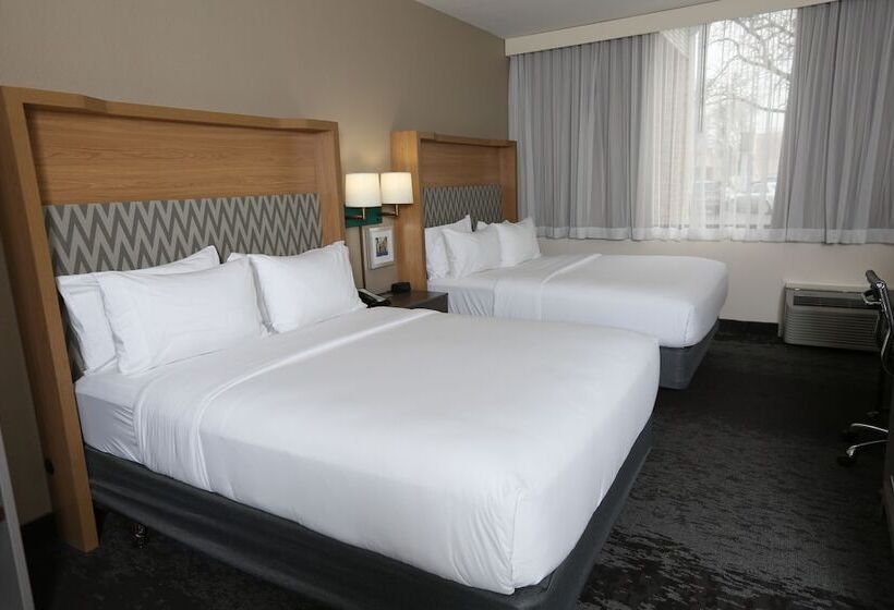 اتاق استاندارد با 2 تخت دوبل, Holiday Inn Chicago North Shore