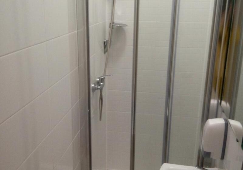 اتاق استاندارد با تخت بزرگ, Holiday Inn Raleigh Downtown, An Ihg