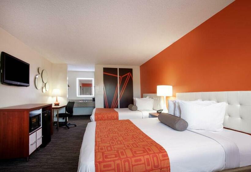 Deluxe Room Adapted for people with reduced mobility, Howard Johnson By Wyndham Vero Beach/i95