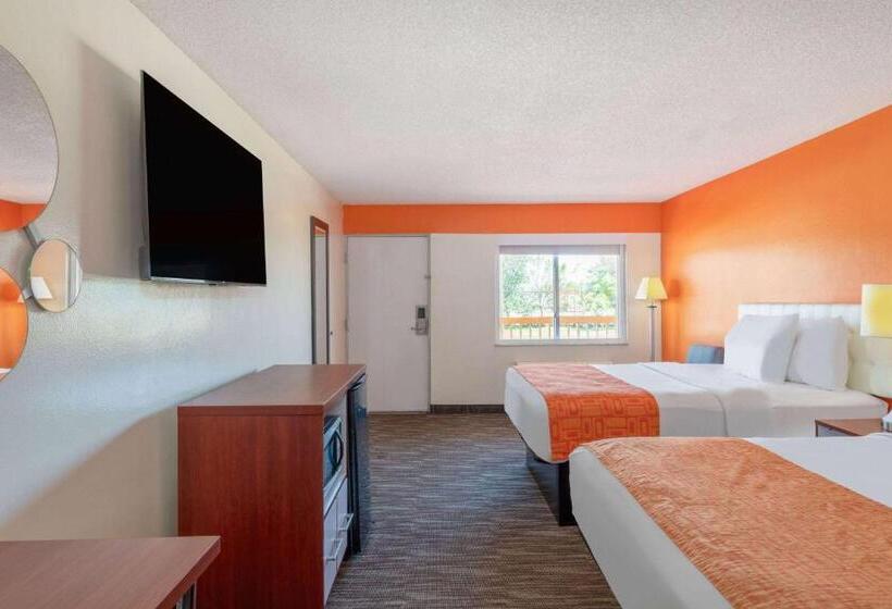 Standard Room, Howard Johnson By Wyndham Vero Beach/i95