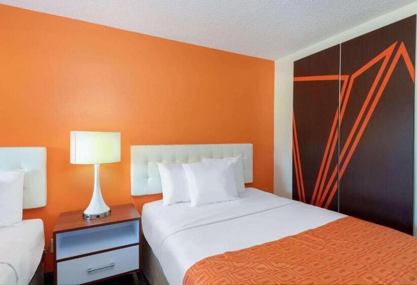 Chambre Deluxe Adaptée aux Personnes à Mobilité Réduite, Howard Johnson By Wyndham Vero Beach/i95