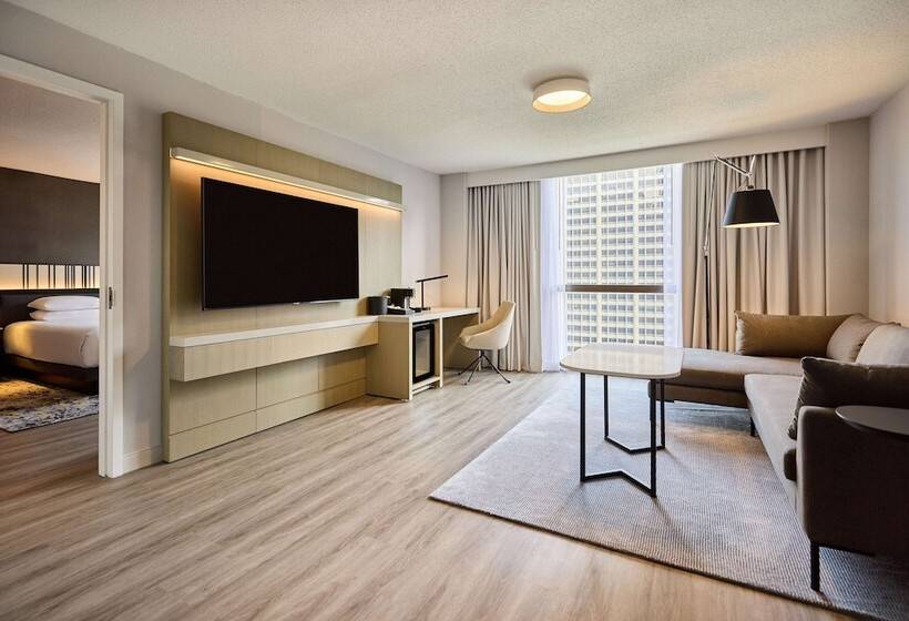 سوییت جونیور, Hyatt Regency Chicago