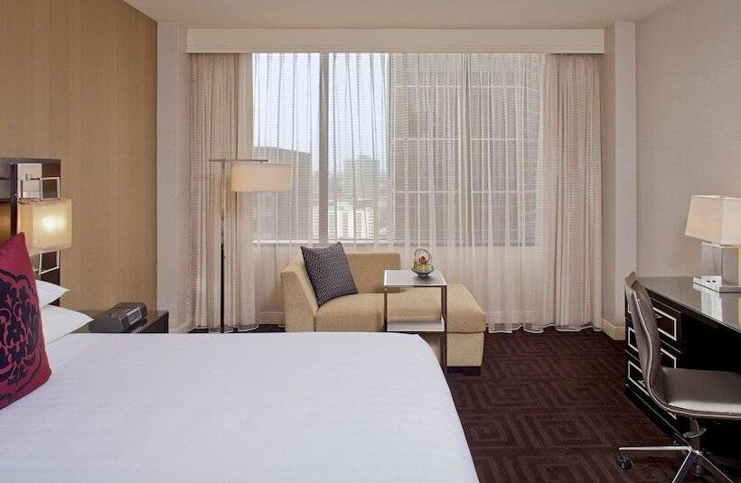 Люкс Повышенной Комфортности, Hyatt Regency New Orleans