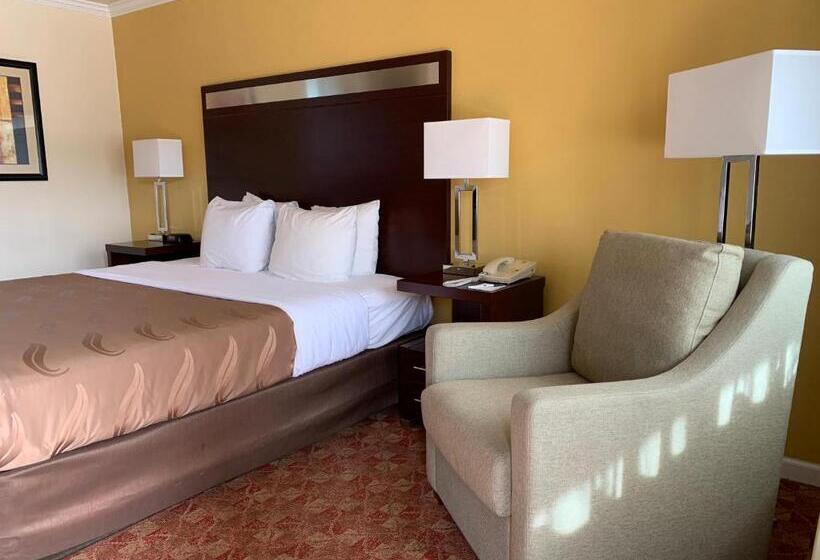 اتاق سوپریور برای معلولان, Quality Inn Ukiah