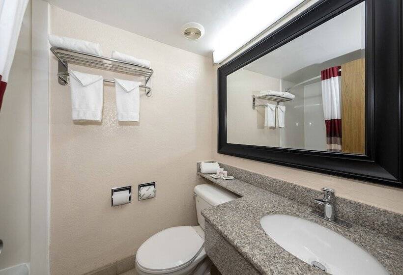 اتاق لوکس, Red Roof Inn Lumberton