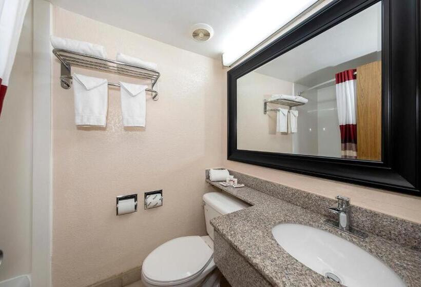 اتاق لوکس, Red Roof Inn Lumberton