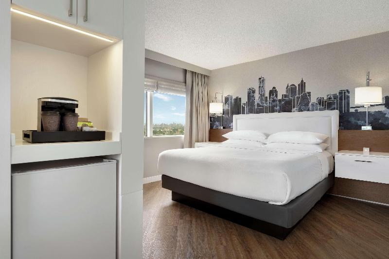 اتاق سوپریور با تخت بزرگ, Red Roof Inn & Suites Pigeon Forge   Parkway
