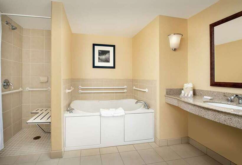 اتاق استاندارد, Saranac Curio Collection By Hilton
