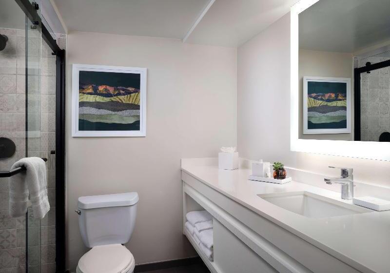 اتاق لوکس, Sonesta Irvine John Wayne Airport