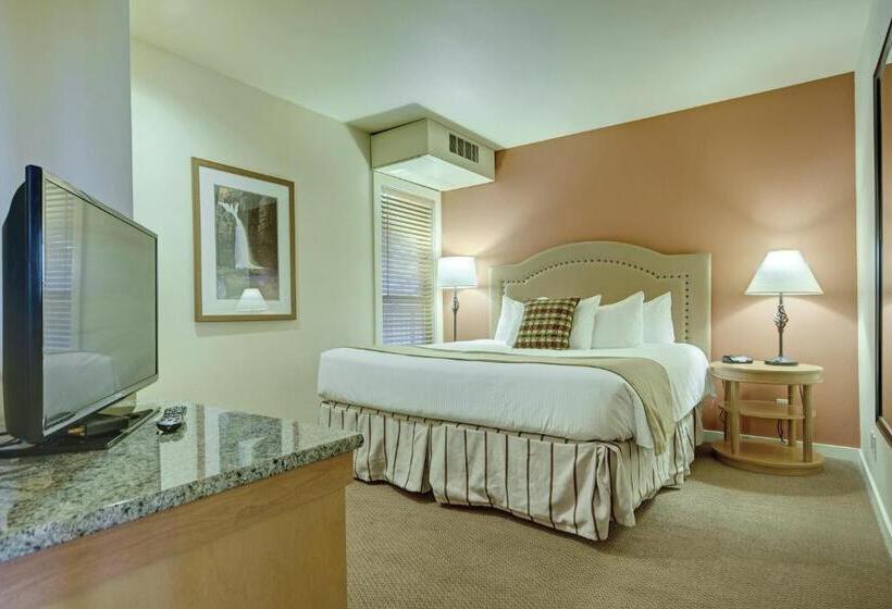 سوییت, Seventh Mountain Resort