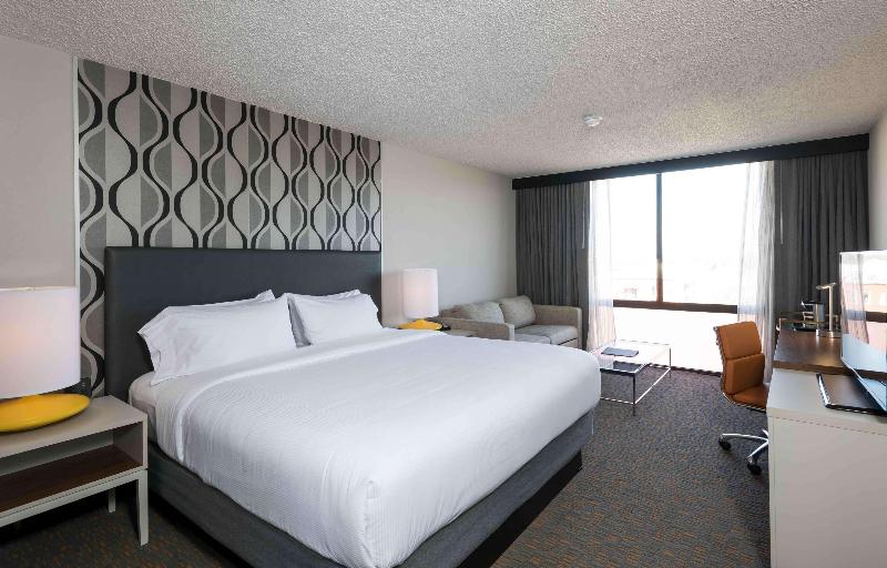 اتاق لوکس با تخت بزرگ, Wyndham Fort Smith City Center
